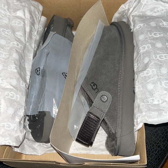 UGG Clogs - Picture 10 of 10